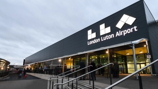 London Luton Airport - Photo 2