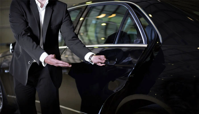 The Comprehensive Advantages of Choosing Chauffeur Driven Cars