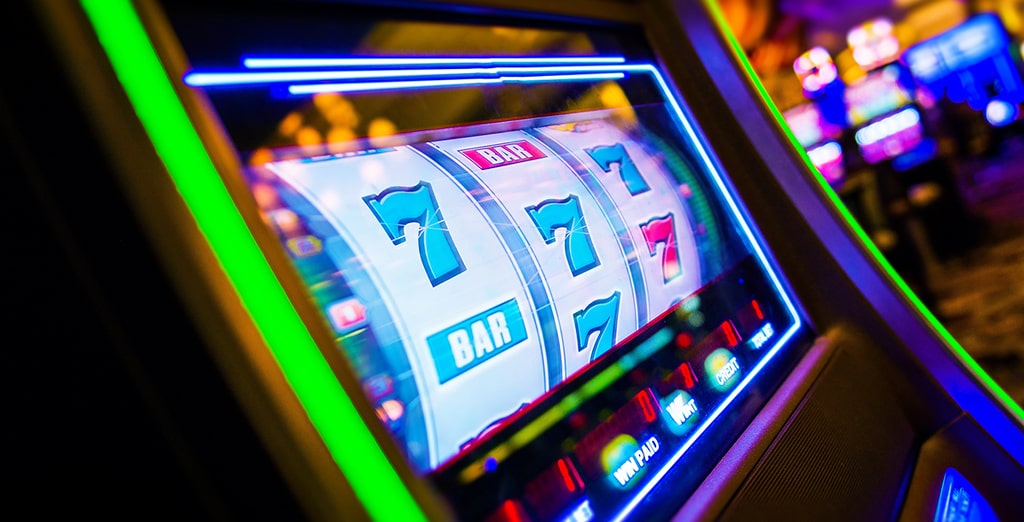 Airport casinos and gaming zones
