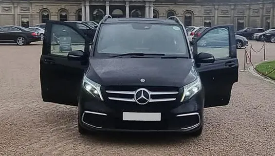 Mercedes V Class in London