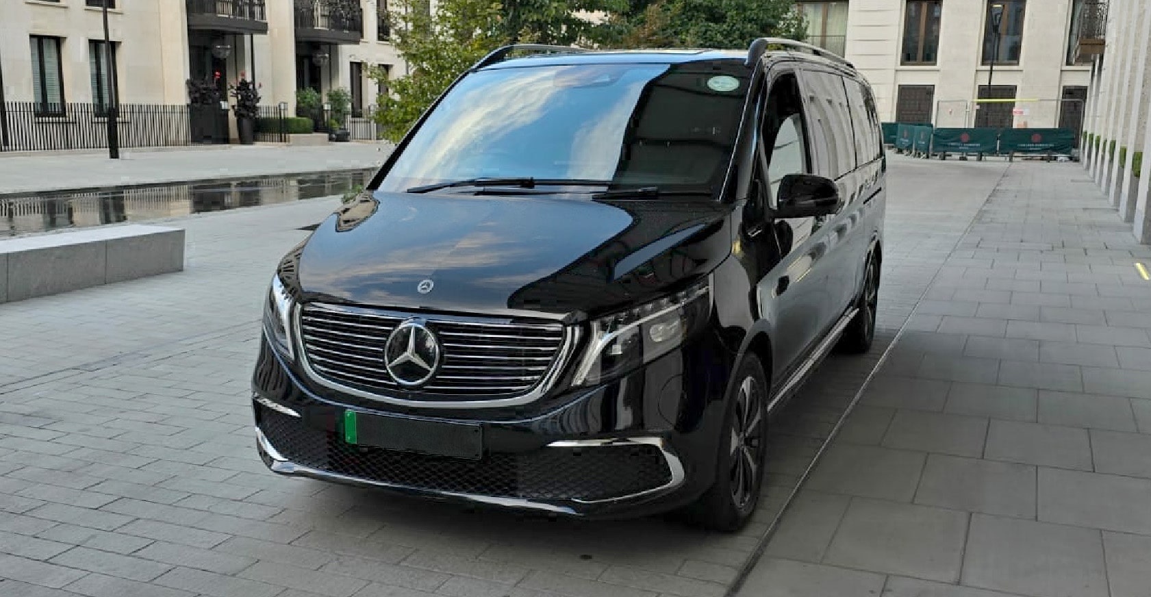 Book a minibus to Heathrow