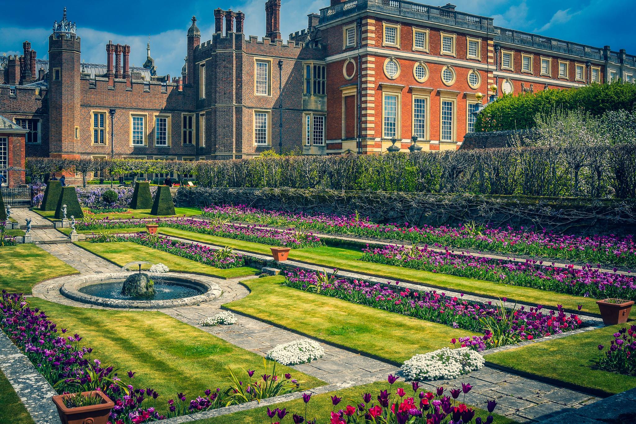 Фестиваль садов во дворце Хэмптон-Корт 2021 - London Airport Transfers