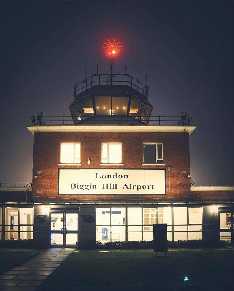 Biggin Hill Luxury Airport Transfers - London Airport Transfers